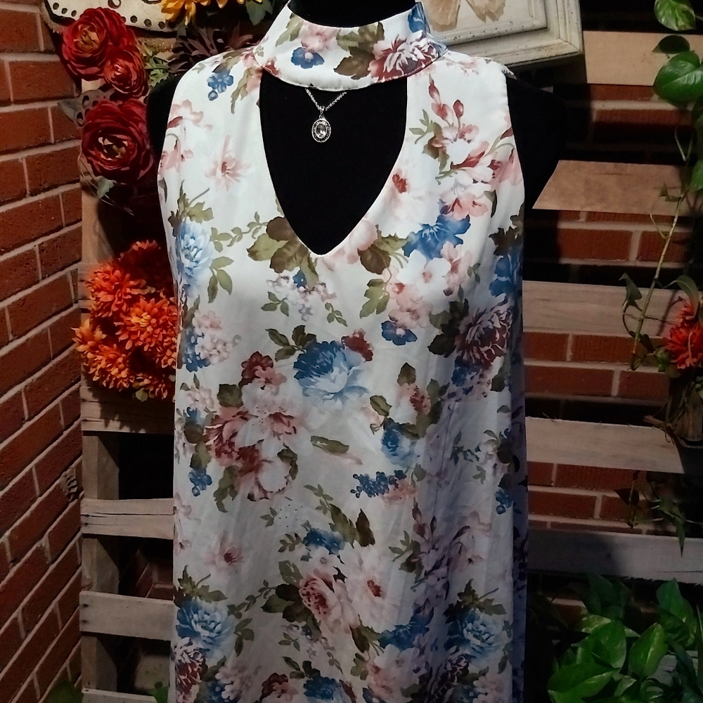 Style Rack Choker Dress - Picture 2 of 6